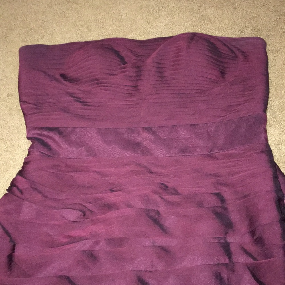 burgundy strapless Monique Lhuillier dress!